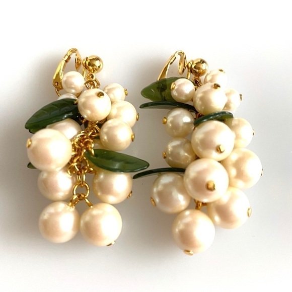 Faux Pearls Earrings Clip Ons Jewelry - Picture 6 of 9